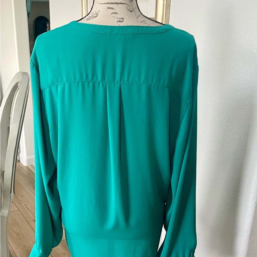 Adrianna Papell Vibrant Green V-Neck Blouse size XL - Picture 3 of 4